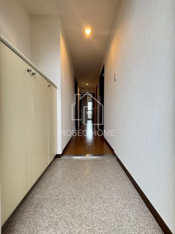 玄関　同マンション別部屋：参考写真
