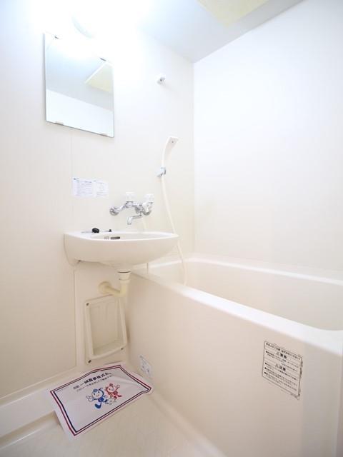 バス・シャワールーム　風呂トイレ別です