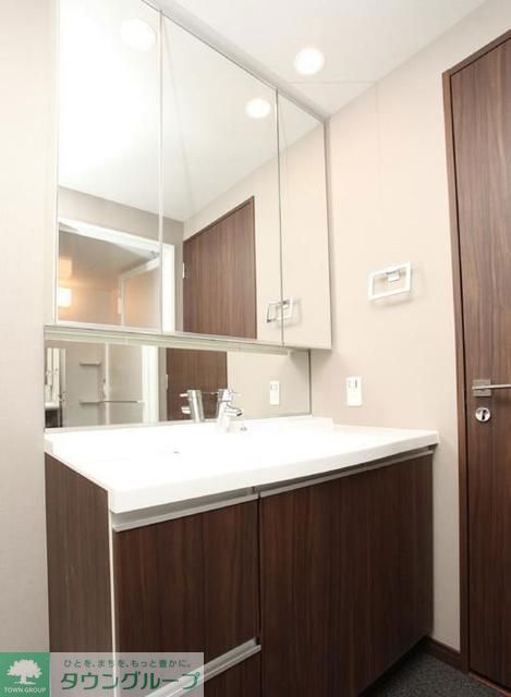 洗面設備　※写真は同タイプ住戸です。