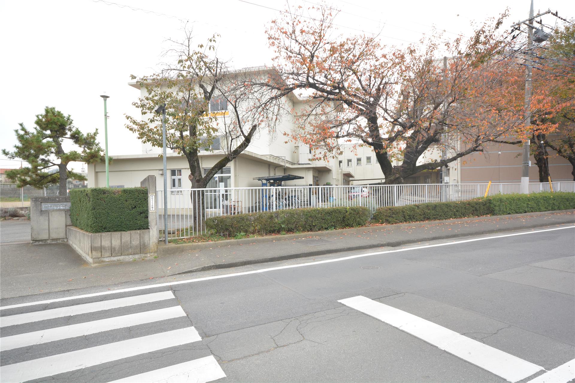 【ファインコート　Ｂの中学校】