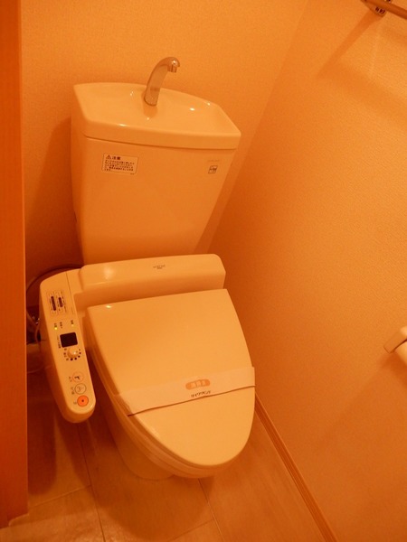 【セジュール西代IIのトイレ】