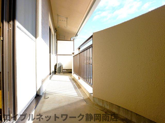 【静岡市駿河区高松のマンションのバルコニー】