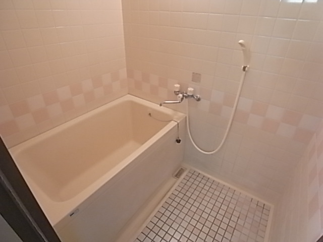 バス・シャワールーム　バスルーム