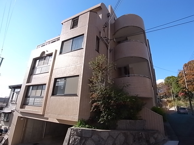 神戸市灘区土山町のマンションの建物外観