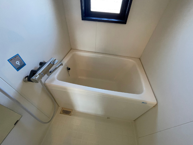 バス・シャワールーム　ゆったり浸かれる浴槽