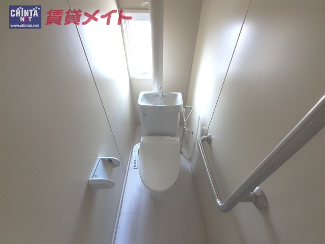 【伊勢市佐八町のマンションのトイレ】