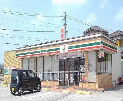 【半田市上池町のアパートのコンビニ】