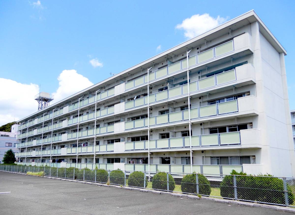 飯塚市伊川のマンションの建物外観