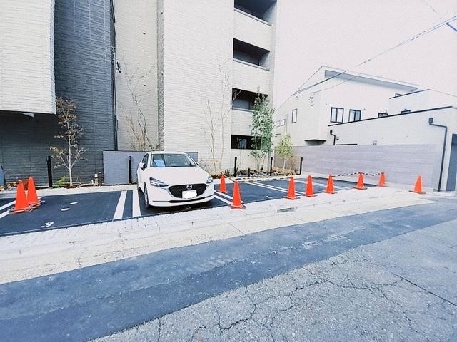 【ヴィアソーレ覚王山の駐車場】