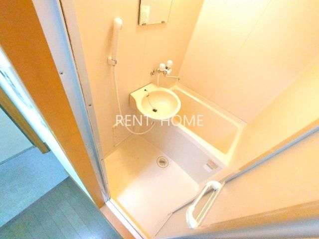 バス・シャワールーム　バスルームです。