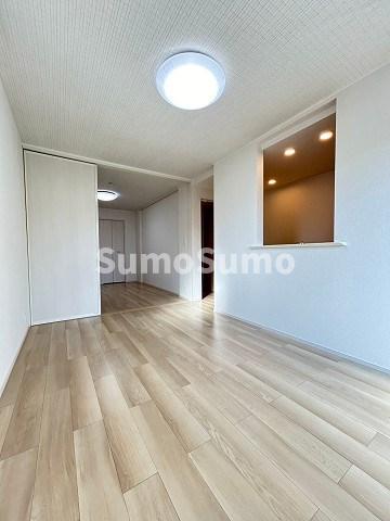 居室・リビング　ゆったり過ごせる居間です