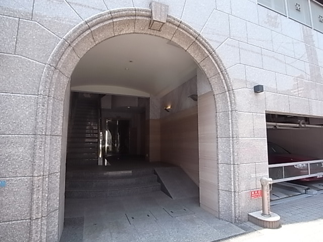 エントランス　高級感溢れるエントランス