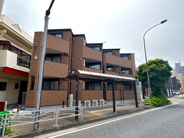 【ベイルーム横須賀中央IIの建物外観】