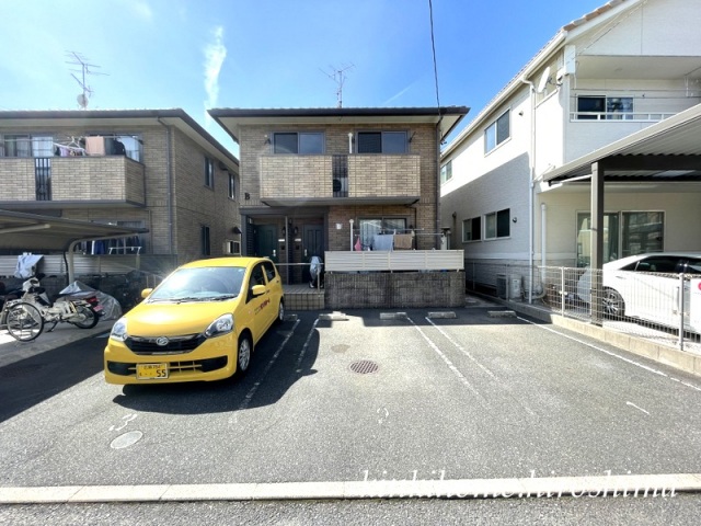 【廿日市市住吉のマンションの駐車場】