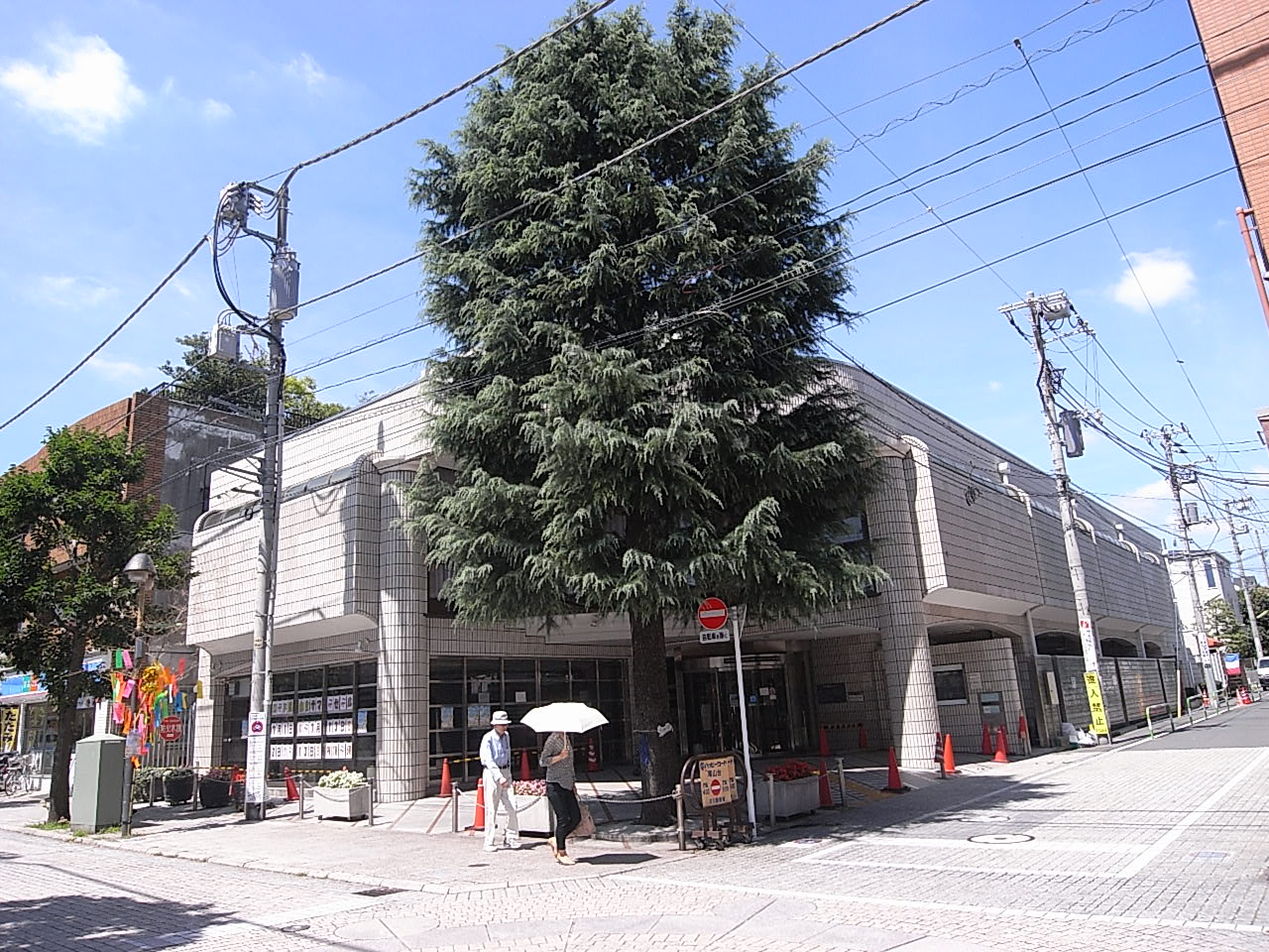 【田園フラワーホームの図書館】