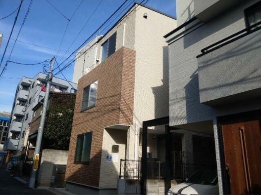 【モデラート西新宿の建物外観】