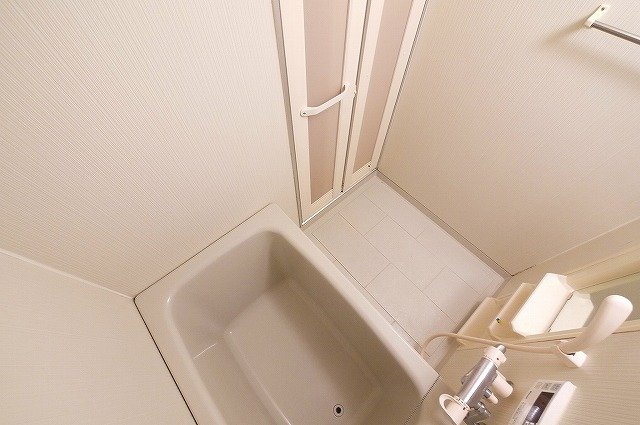 バス・シャワールーム　一日の疲れを癒してください