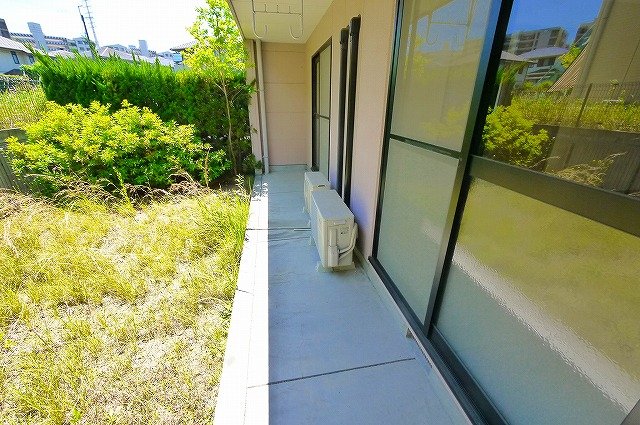 庭　洗濯物もしっかり干せますよ。