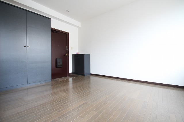 居室・リビング　同物件別号室の写真です。