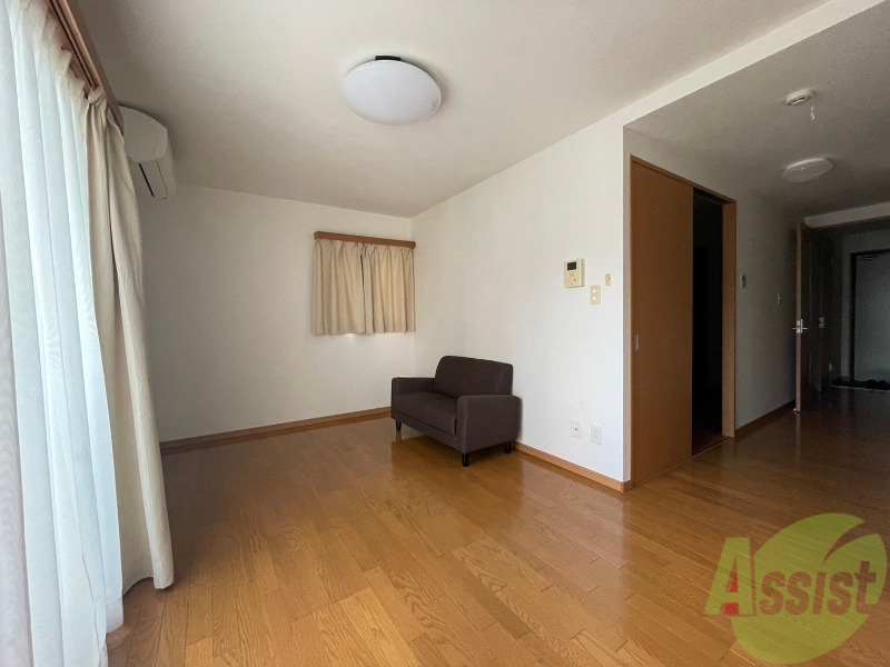 居室・リビング　こちらは１１．１帖のリビングになります。