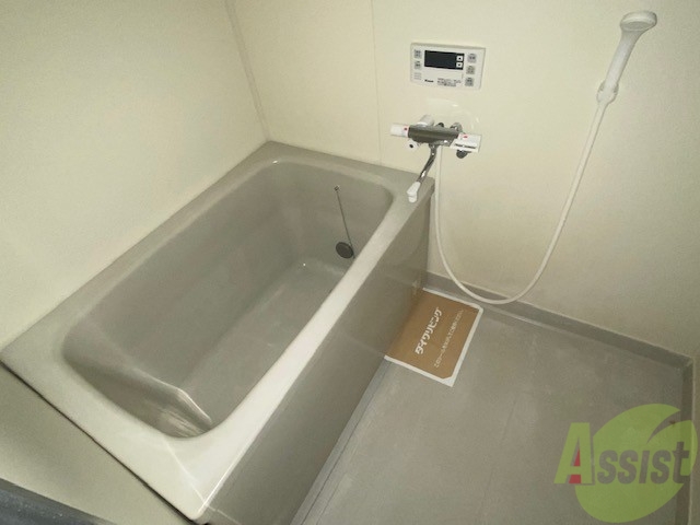 バス・シャワールーム　追い炊き機能が付いております。いつでも温かいお風呂に入れます