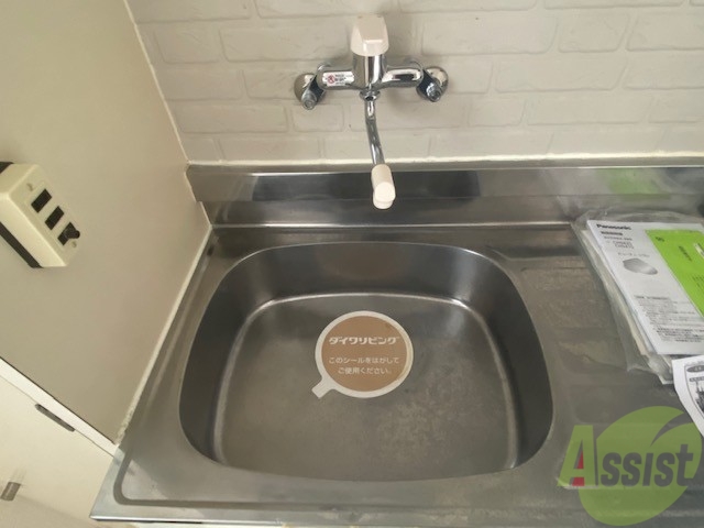 洗面設備　洗面はこちらをお使いください。キッチンは何かと便利です。