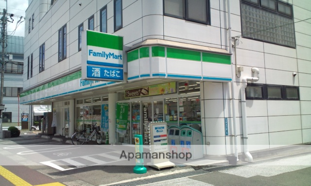コンビニ　ファミリーマート（コンビニ）まで170m