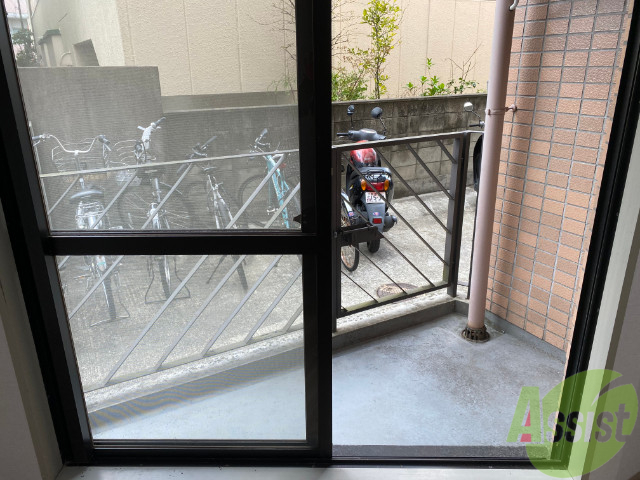 バルコニー　バルコニーはこちらです。十分な広さがございますね