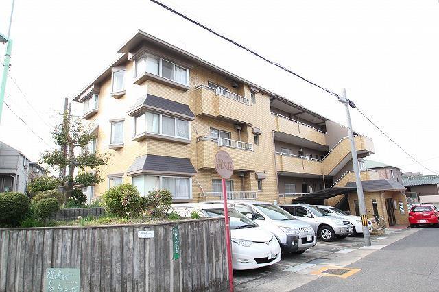 建物外観　タイル張りＲＣ３階建て