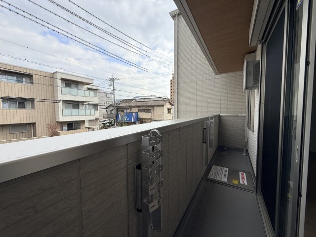 バルコニー　同物件別号室の写真です。