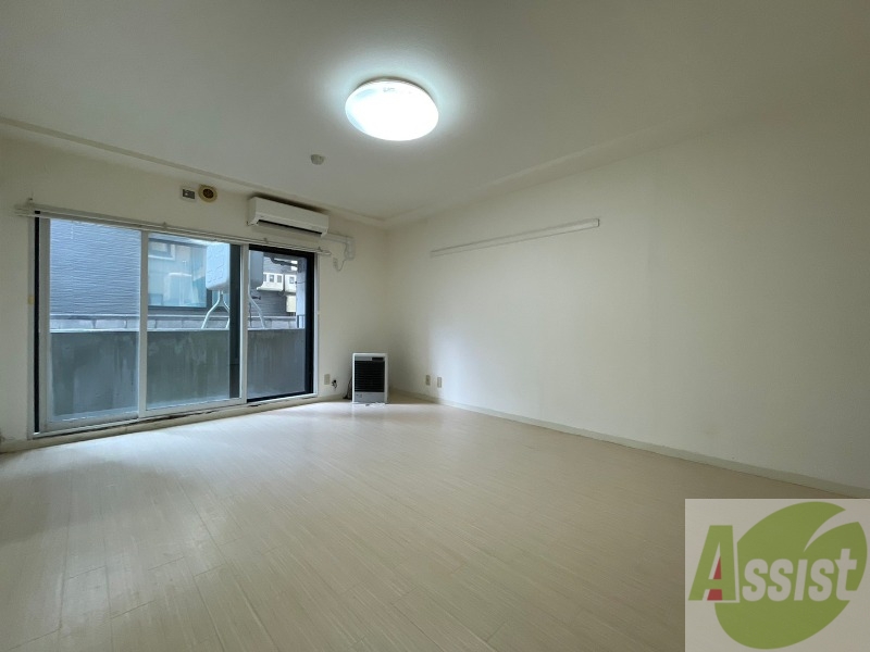 居室・リビング　明るいお部屋は気持ちよく過ごせそうですね。