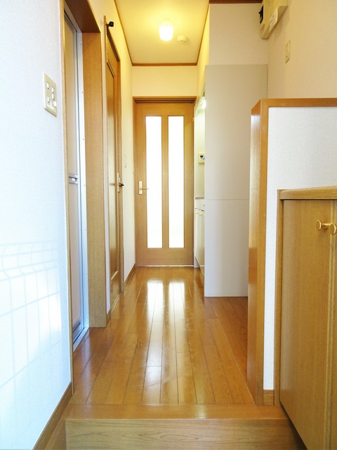 玄関　下駄箱付なので、玄関はいつでもスッキリ片付きますね☆