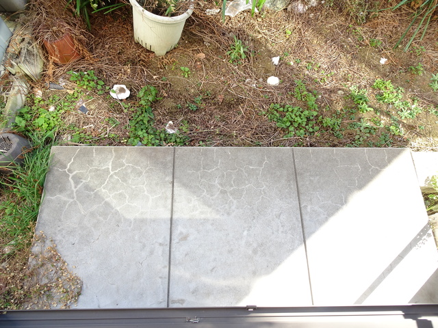 バルコニー　お天気のいい日は外干しもできますね！！