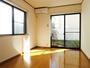 居室・リビング　南東向きの明るい２面採光！風通しももちろん良好です♪