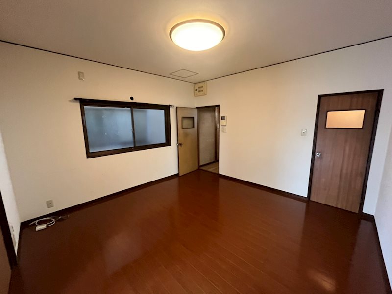 寺戸町南垣内57貸家の居間写真
