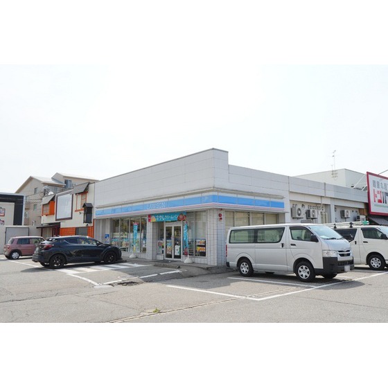 コンビニ　ローソン富山下赤江店（コンビニ）まで643m