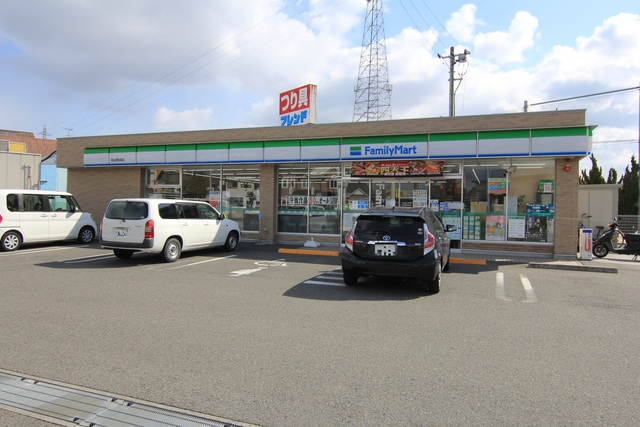 コンビニ　ファミリーマート　松山保免西店（コンビニ）まで250m