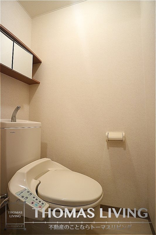 トイレ　実際の写真を準備中の為、同メーカー同型写真を添付しております