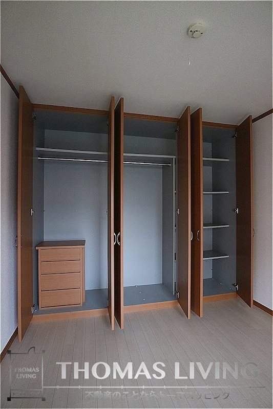 収納　実際の写真を準備中の為、同メーカー同型写真を添付しております