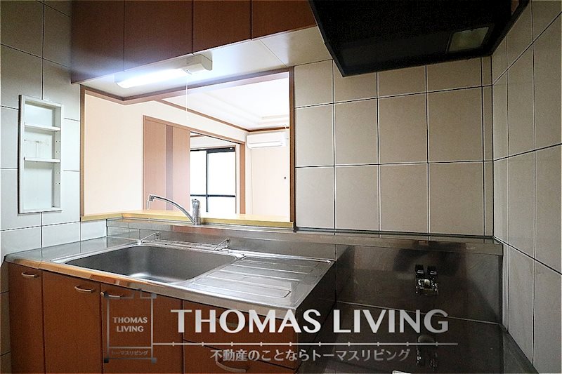 キッチン　実際の写真を準備中の為、同メーカー同型写真を添付しております