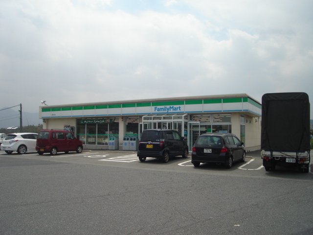 その他　ファミリーマート（その他）まで1600m