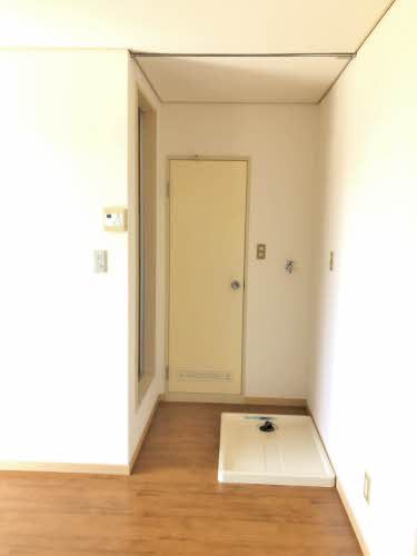 その他部屋・スペース　浴室、トイレ前