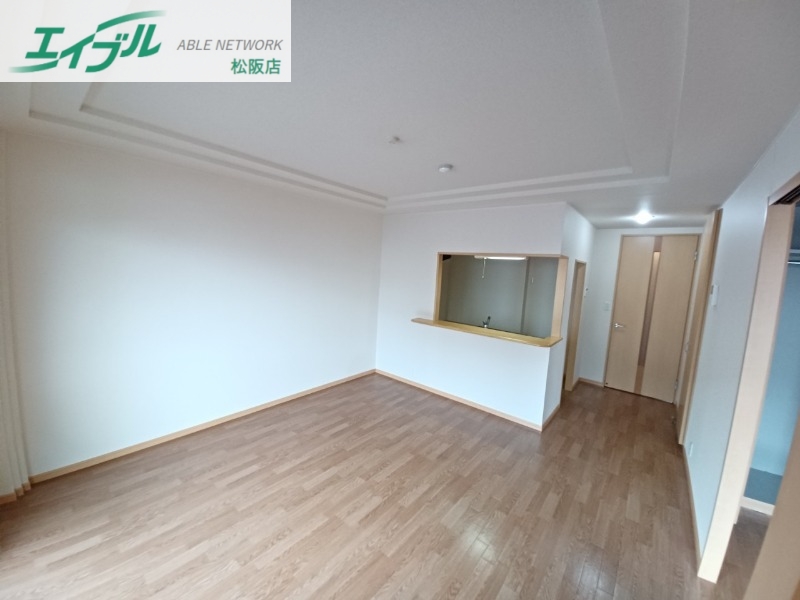 居室・リビング　同型反転参考写真