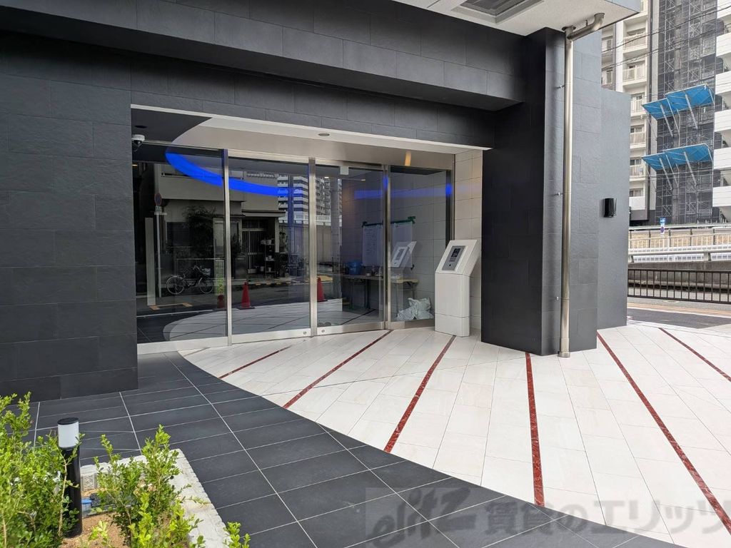 エントランス　駐車場