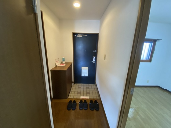 玄関　※別部屋の写真です