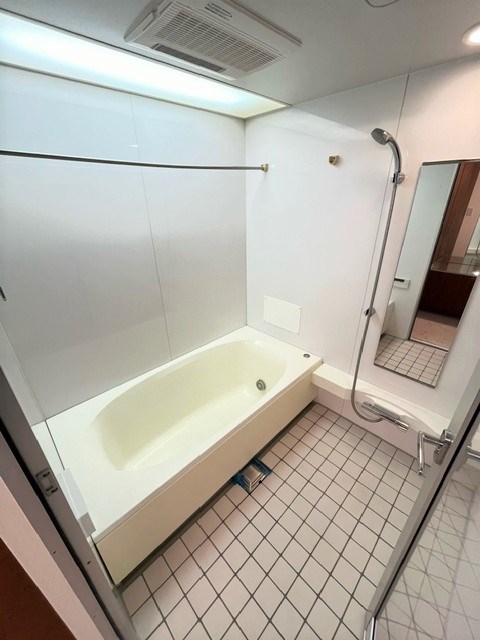 バス・シャワールーム　別部屋参考写真（色合い・設備等が異なる場合が御座います）