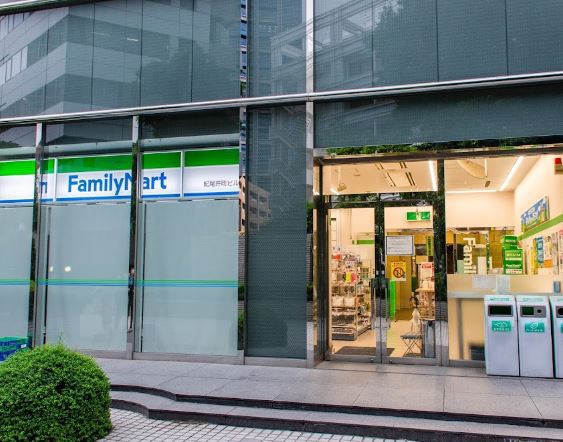 コンビニ　ファミリーマート紀尾井町ビル店（コンビニ）まで1442m
