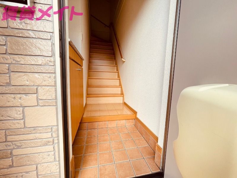 玄関　同型参考写真