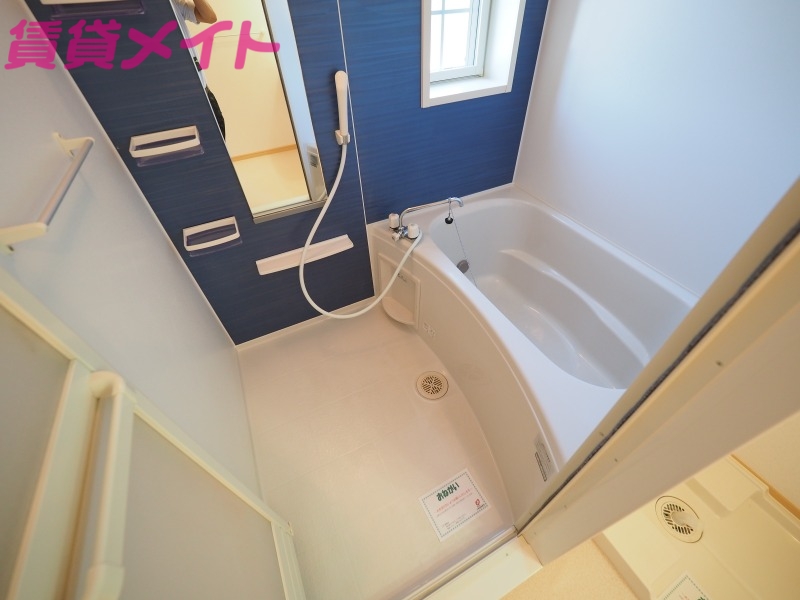 バス・シャワールーム　同型参考写真