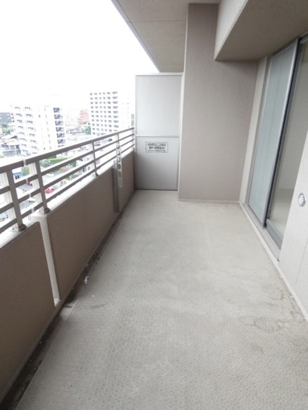 バルコニー　図面と現状に相違がある場合には現状を優先